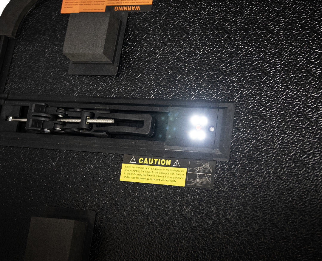 Tapa Rígida Batea Con Luz Ram 1500 2010-2023 5.7ft Negro