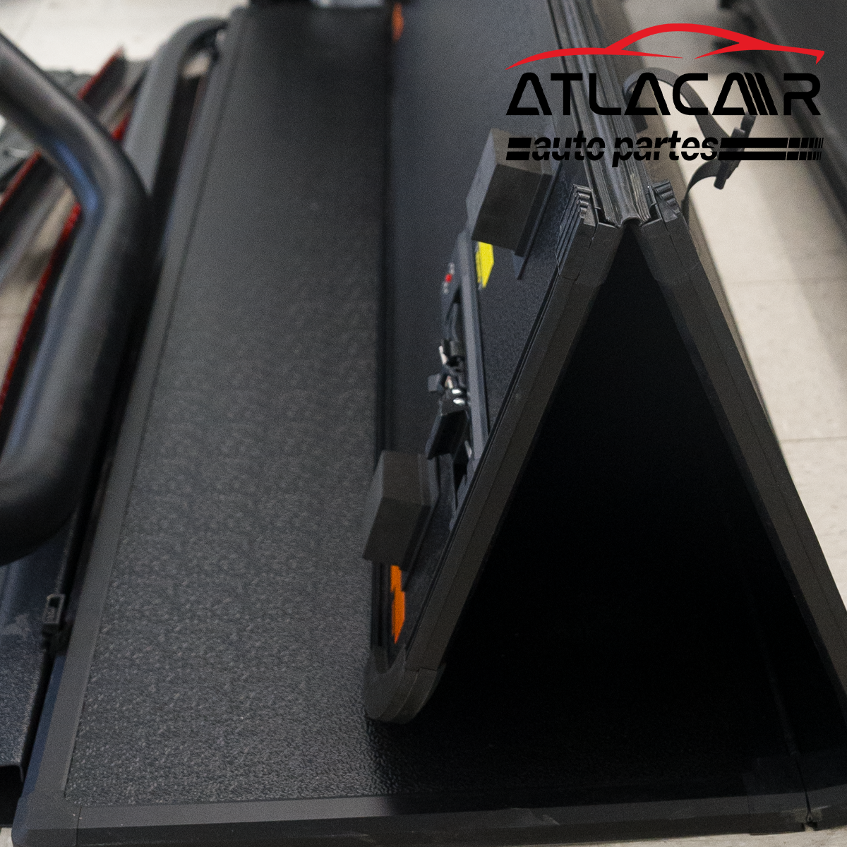 Tapa Rígida Triptica Con Luz Chevrolet S10 2022+