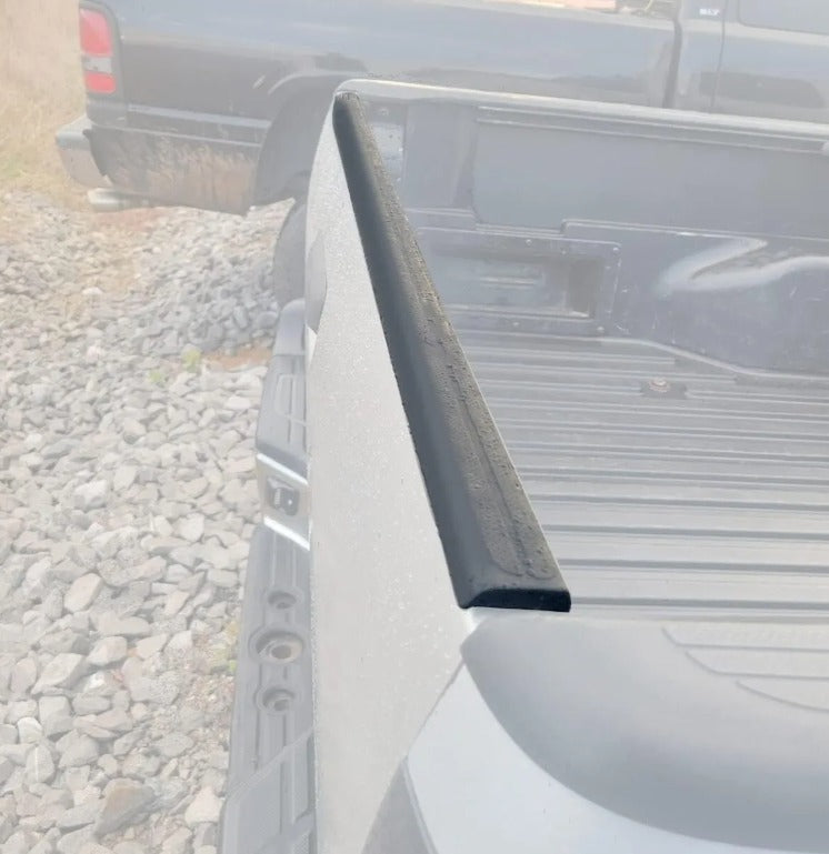 Moldura de filo de batea Nissan 16-20